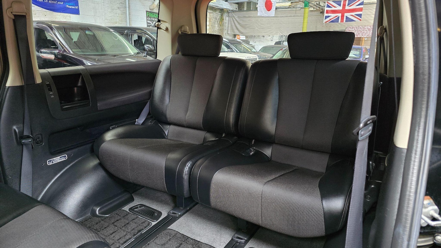 Used Nissan Elgrand 2025 for sale - 76990027: Photo 8