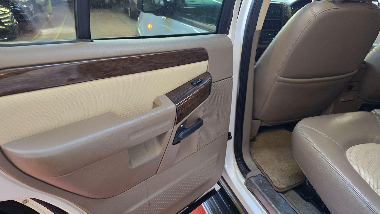 Used Ford Explorer for sale - 77754010: Photo 30