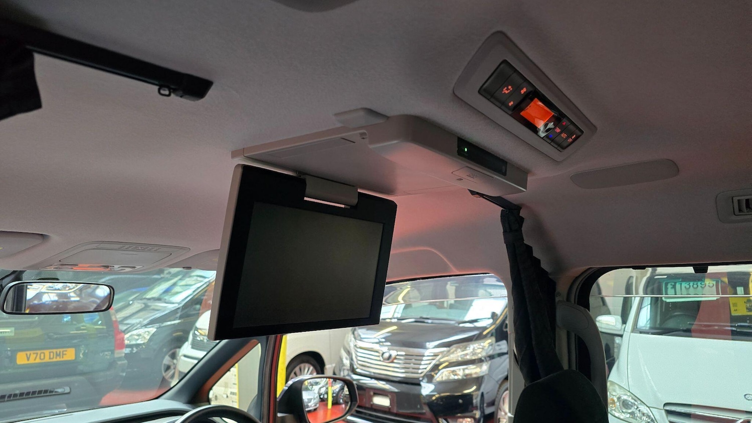 Used Toyota Voxy for sale - 77793645: Photo 16