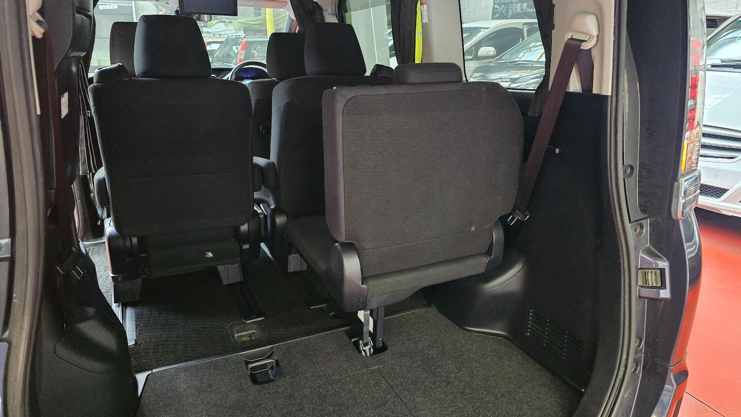 Used Toyota Voxy for sale - 77793645: Photo 19