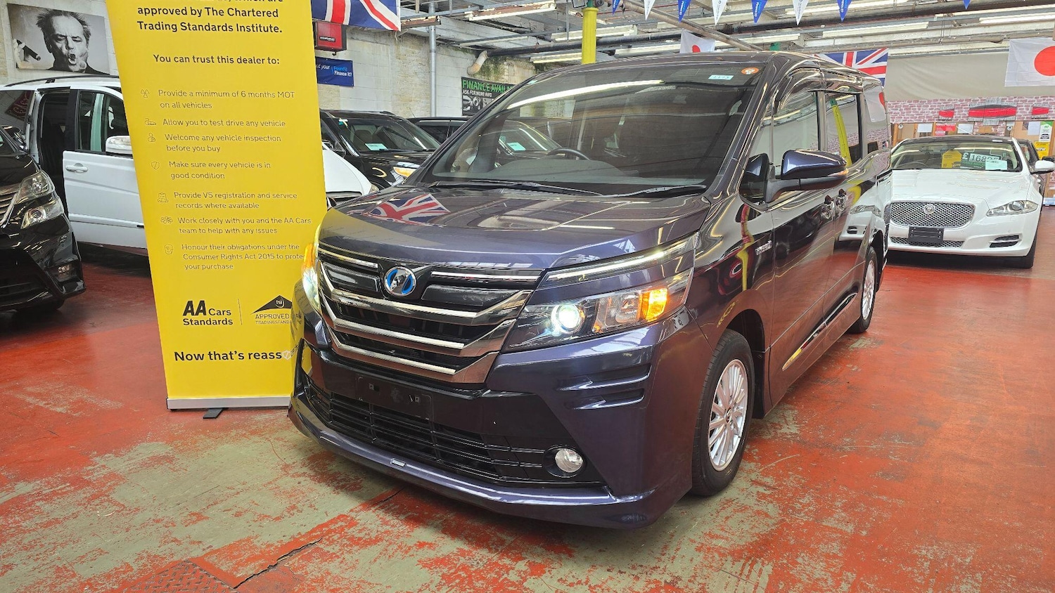 Used Toyota Voxy for sale - 77793645: Photo 2