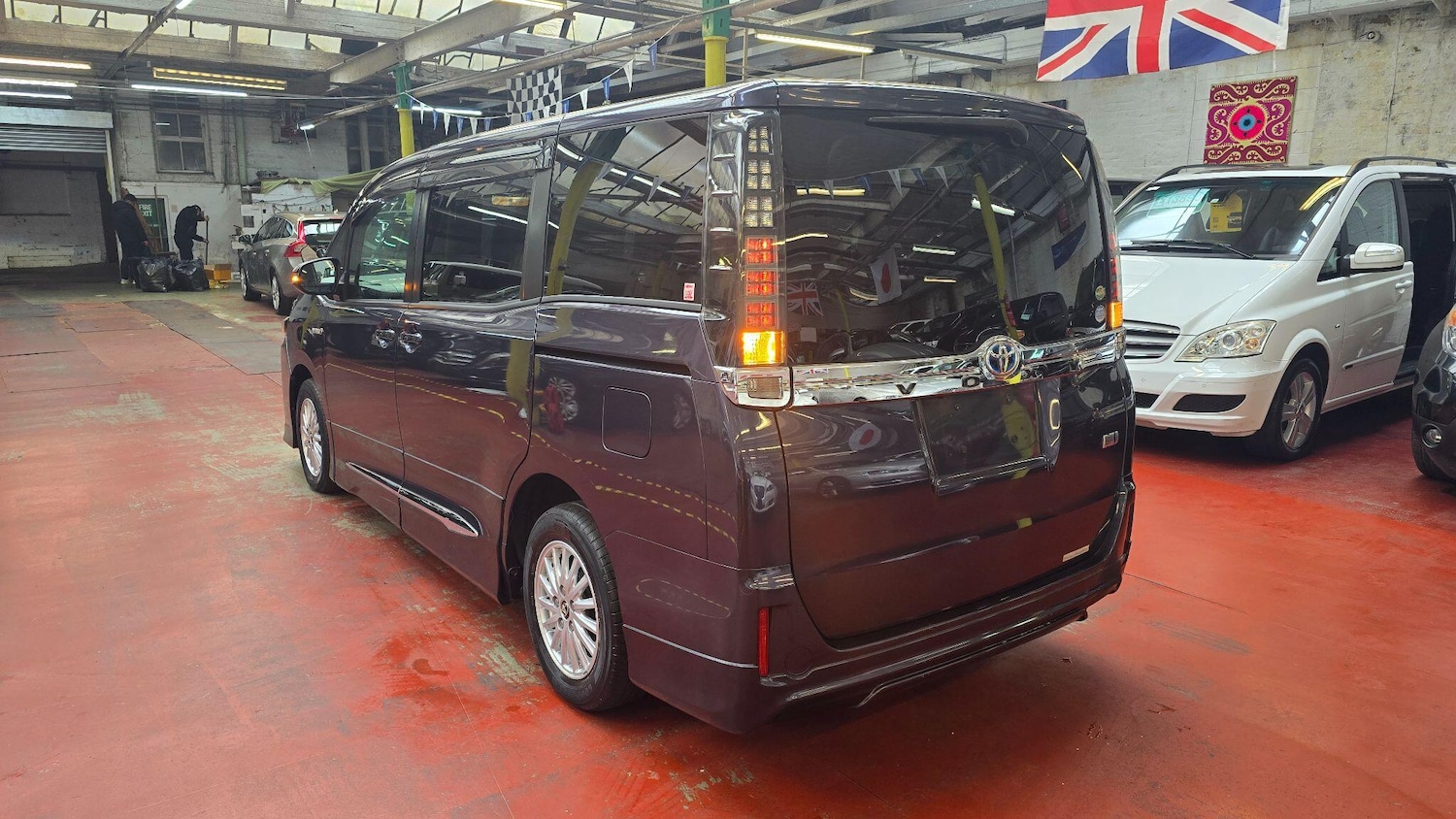 Used Toyota Voxy for sale - 77793645: Photo 29