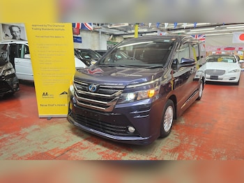 Used Toyota Voxy 2015 for sale - 77793645: Photo