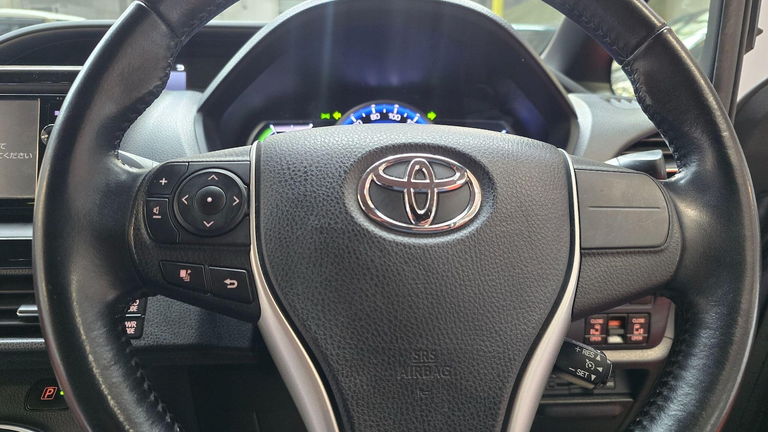 Used Toyota Voxy for sale - 77793645: Photo 5