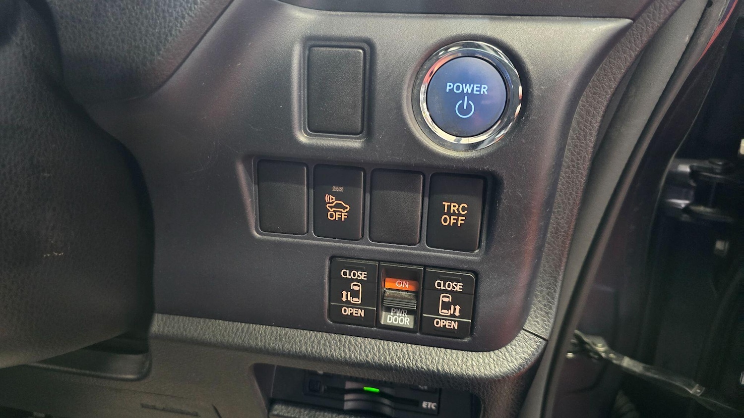 Used Toyota Voxy for sale - 77793645: Photo 7