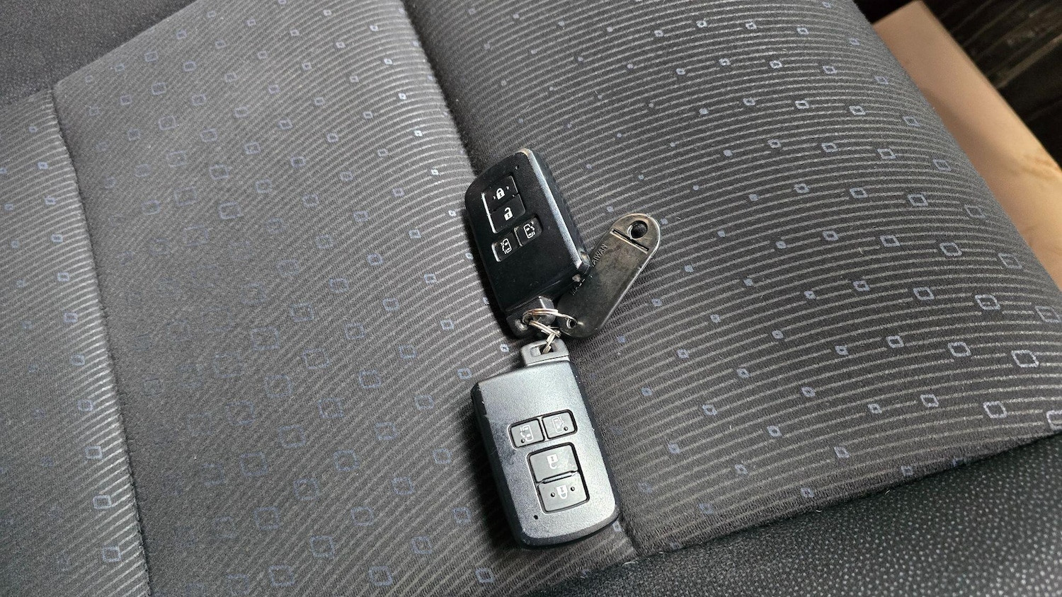 Used Toyota Voxy for sale - 77793645: Photo 8