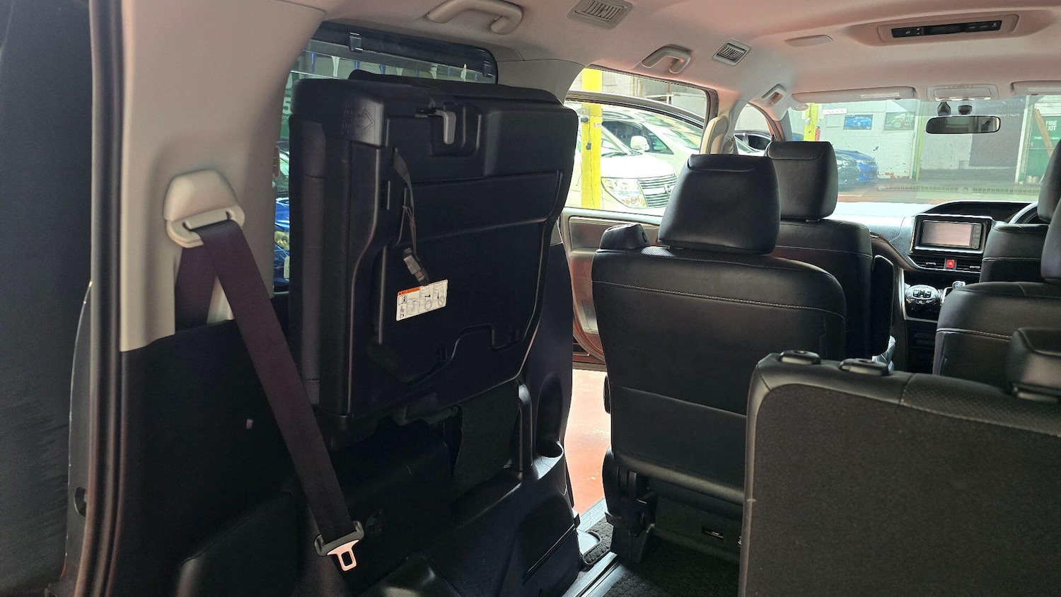 Used Toyota Voxy for sale - 78136036: Photo 16