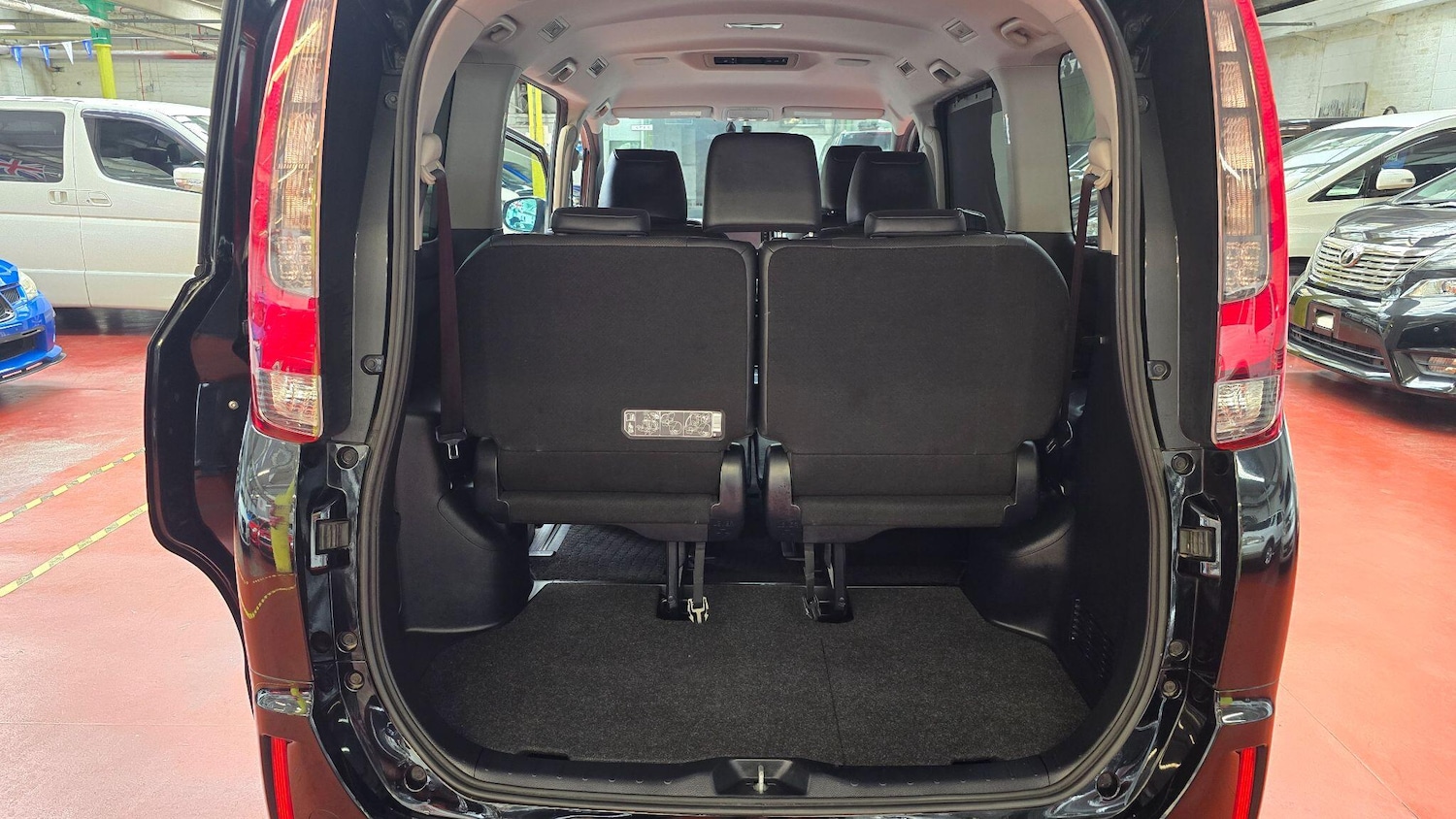 Used Toyota Voxy for sale - 78136036: Photo 17