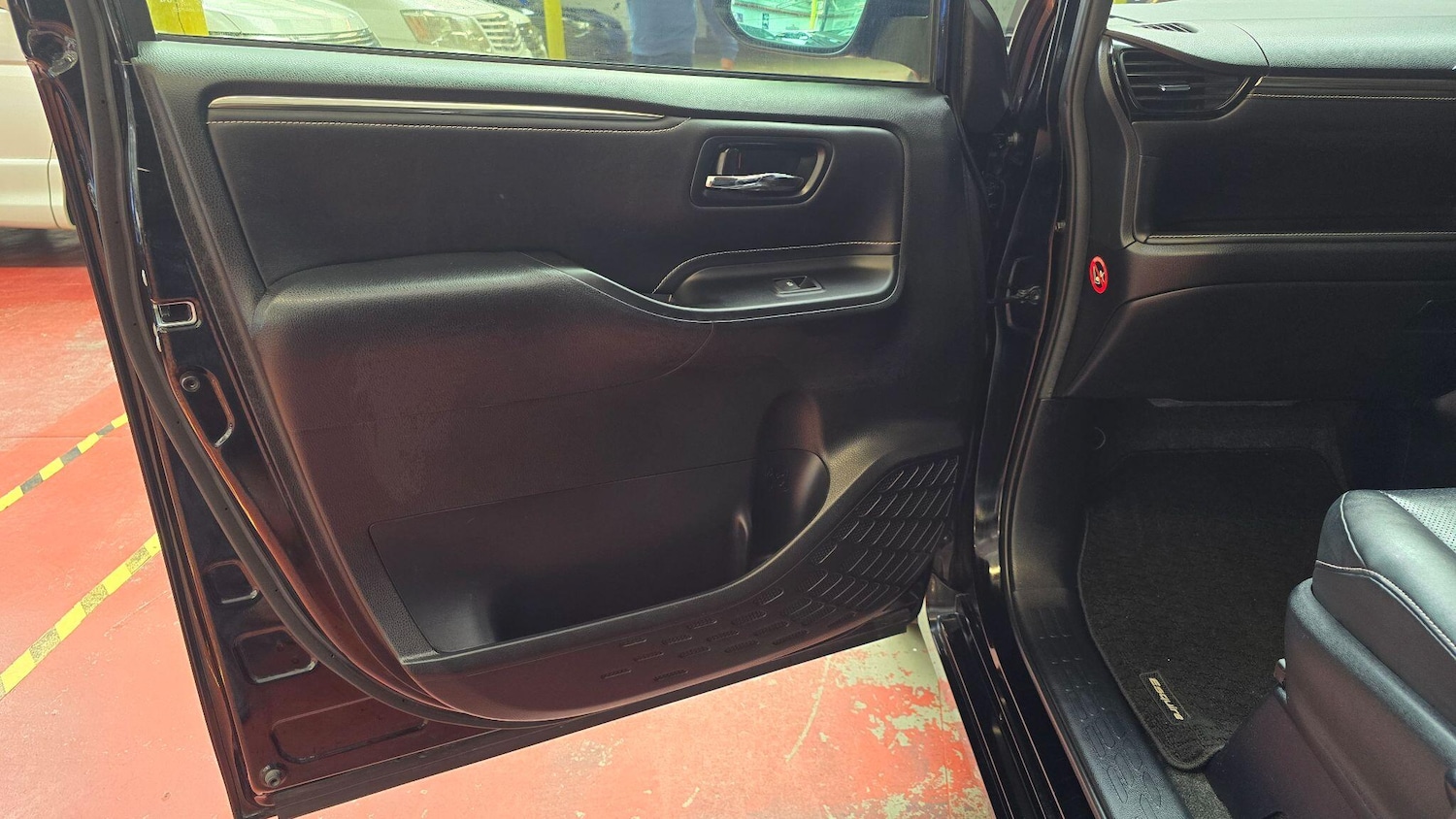 Used Toyota Voxy for sale - 78136036: Photo 20