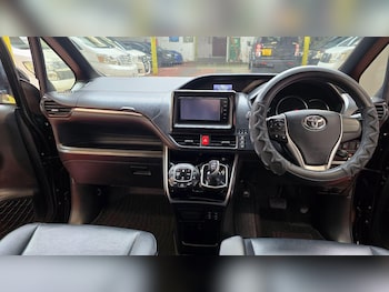Used Toyota Voxy 2014 for sale - 78136036: Photo