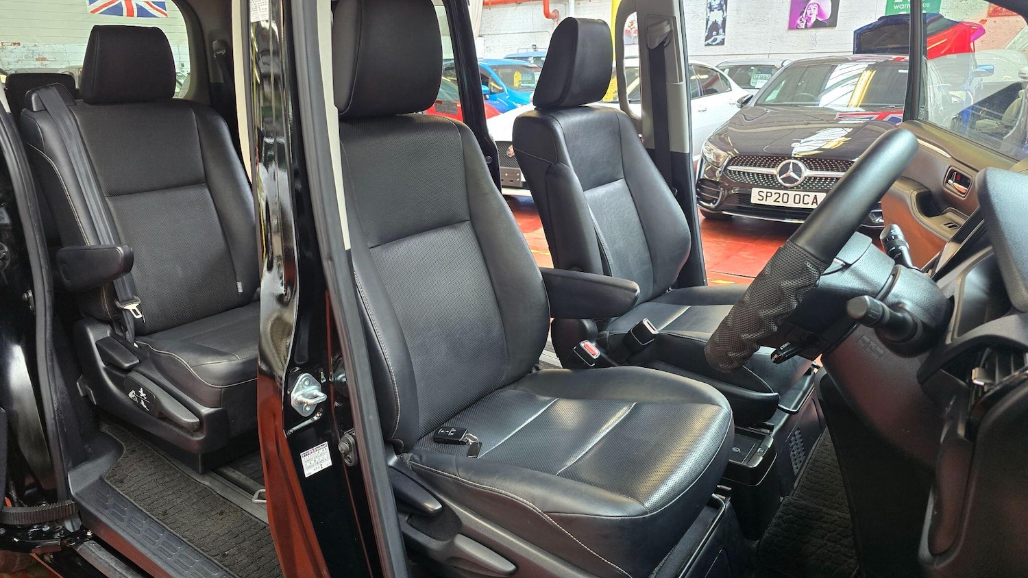 Used Toyota Voxy for sale - 78136036: Photo 4