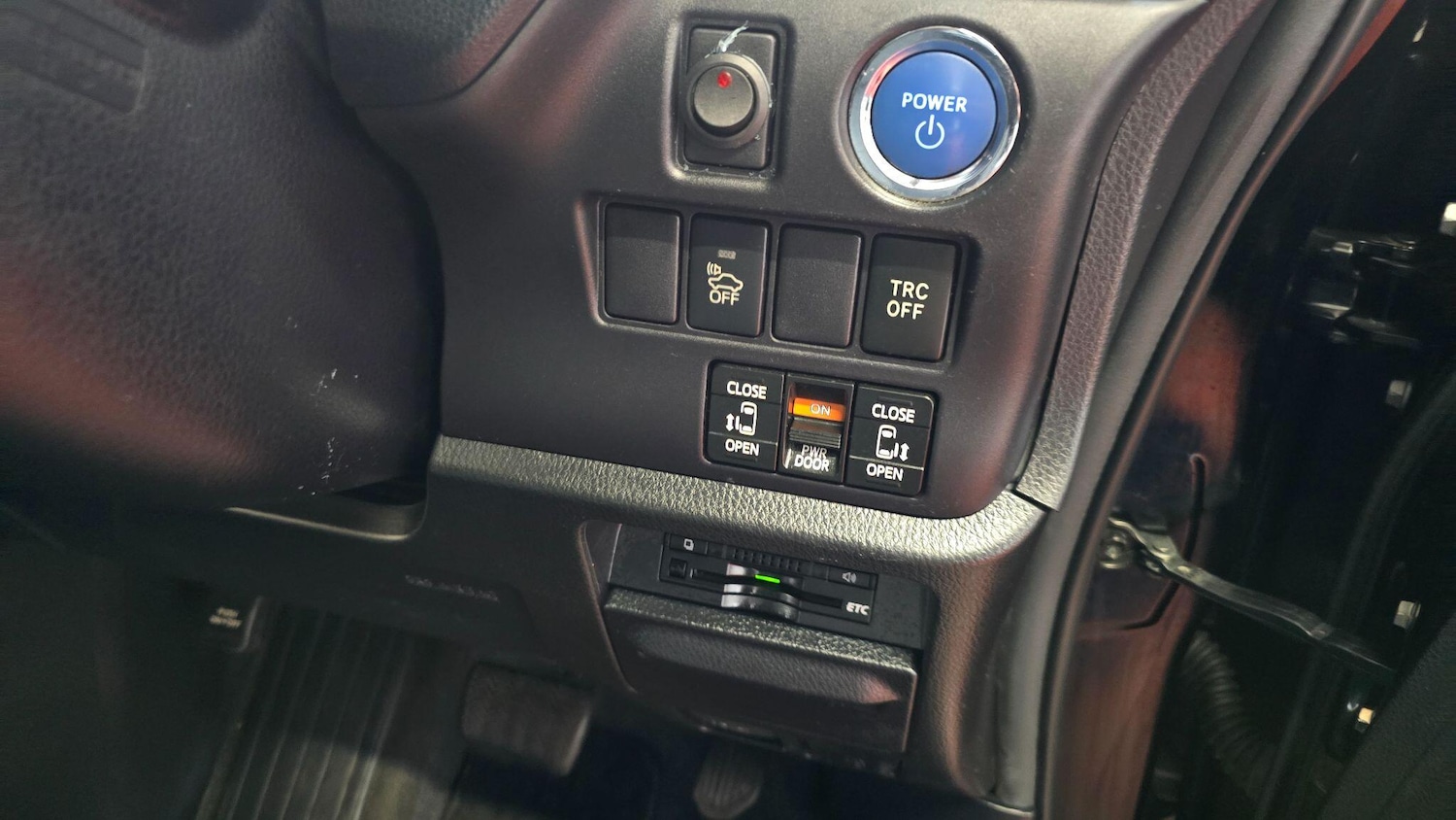 Used Toyota Voxy for sale - 78136036: Photo 6