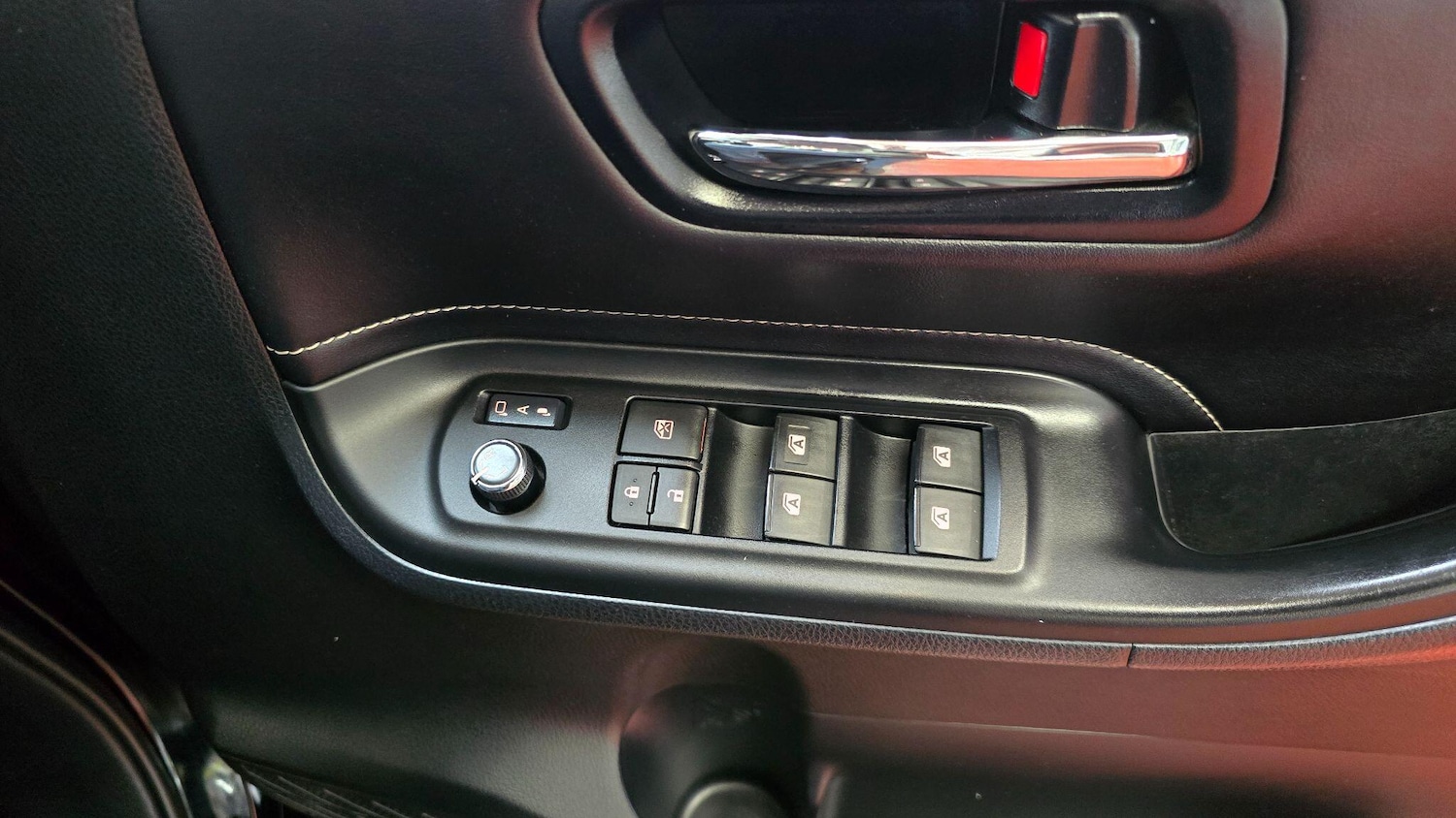 Used Toyota Voxy for sale - 78136036: Photo 9