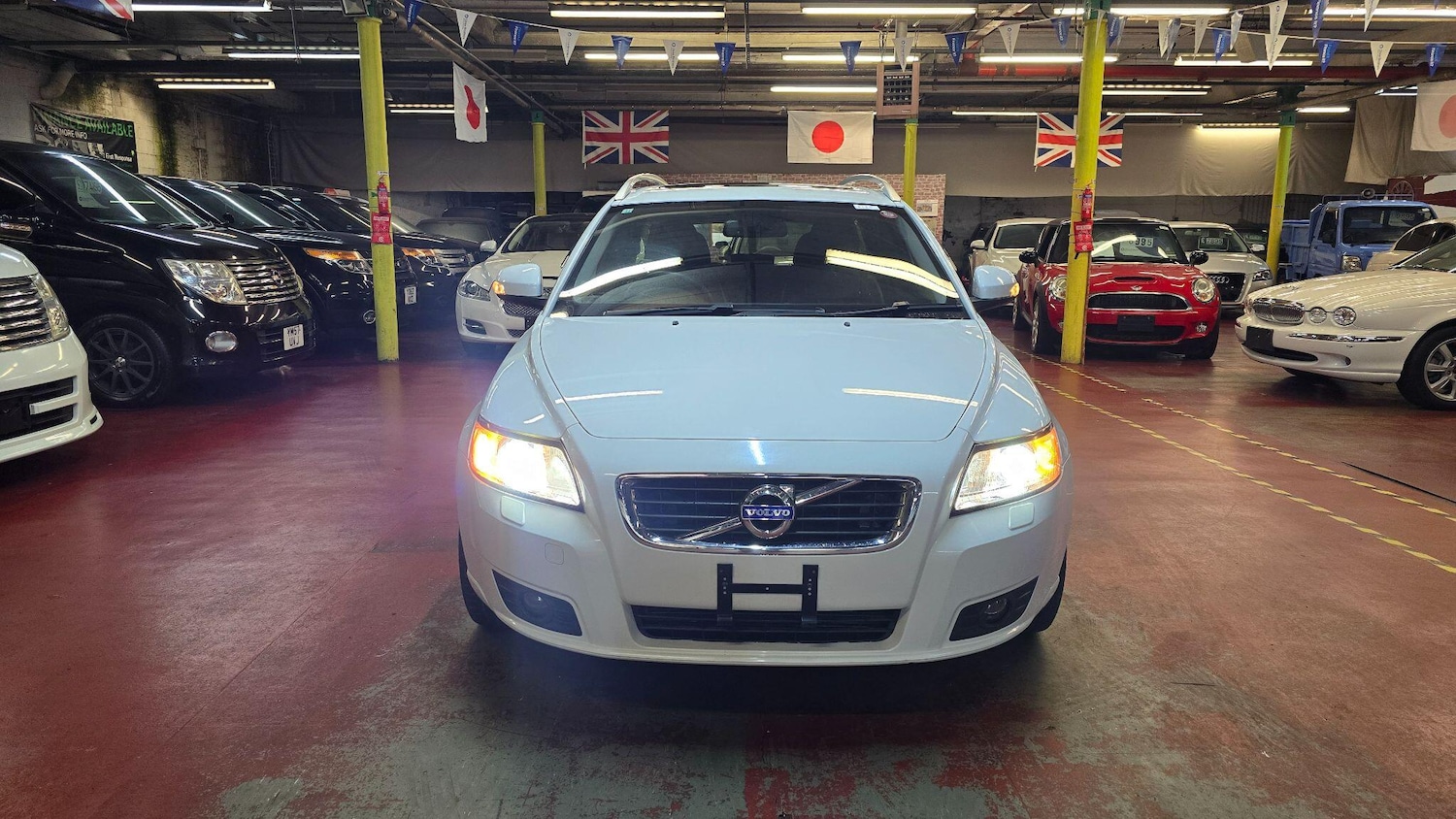 Used Volvo V50 for sale - 77131133: Photo 2