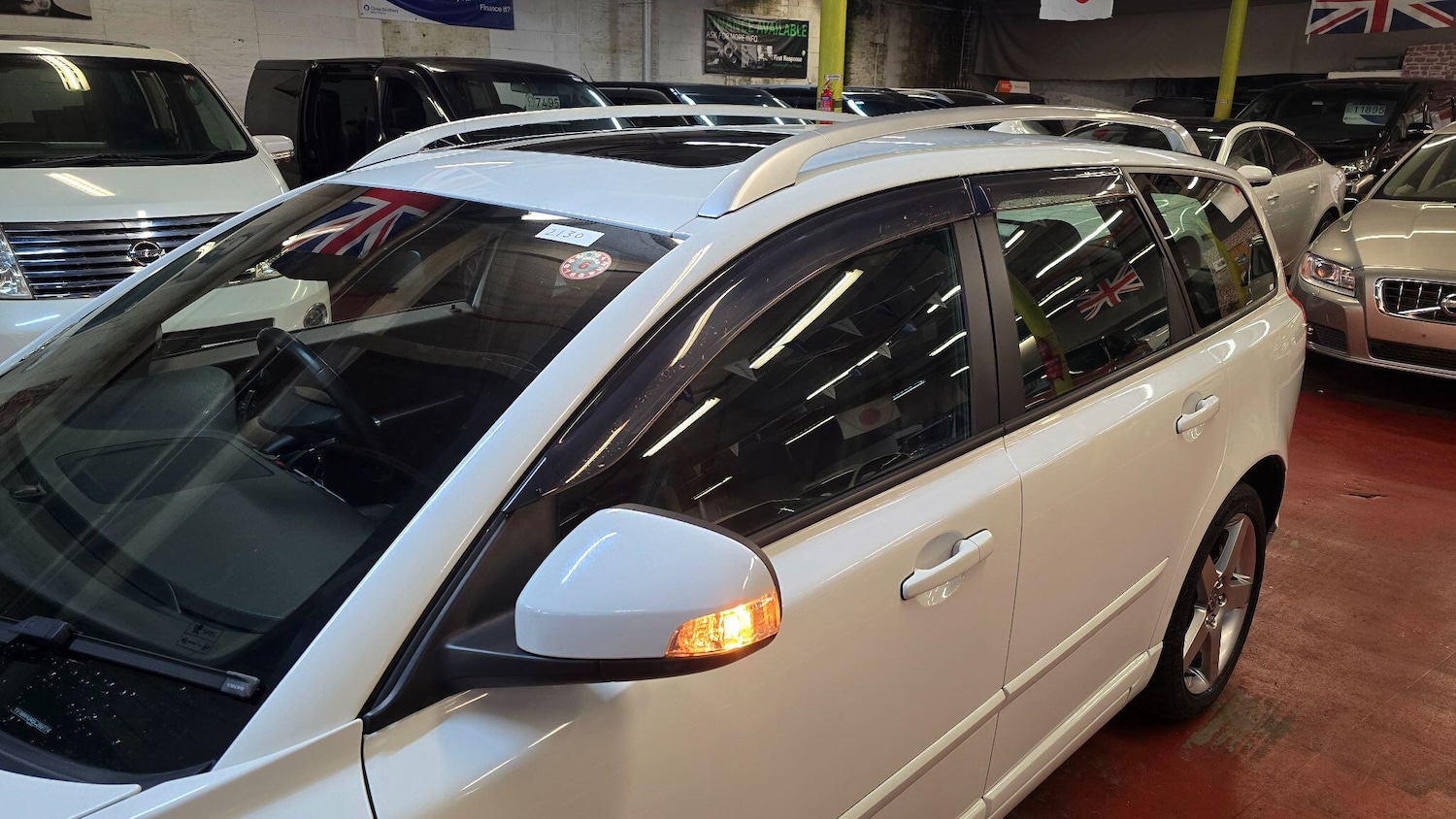 Used Volvo V50 for sale - 77131133: Photo 30