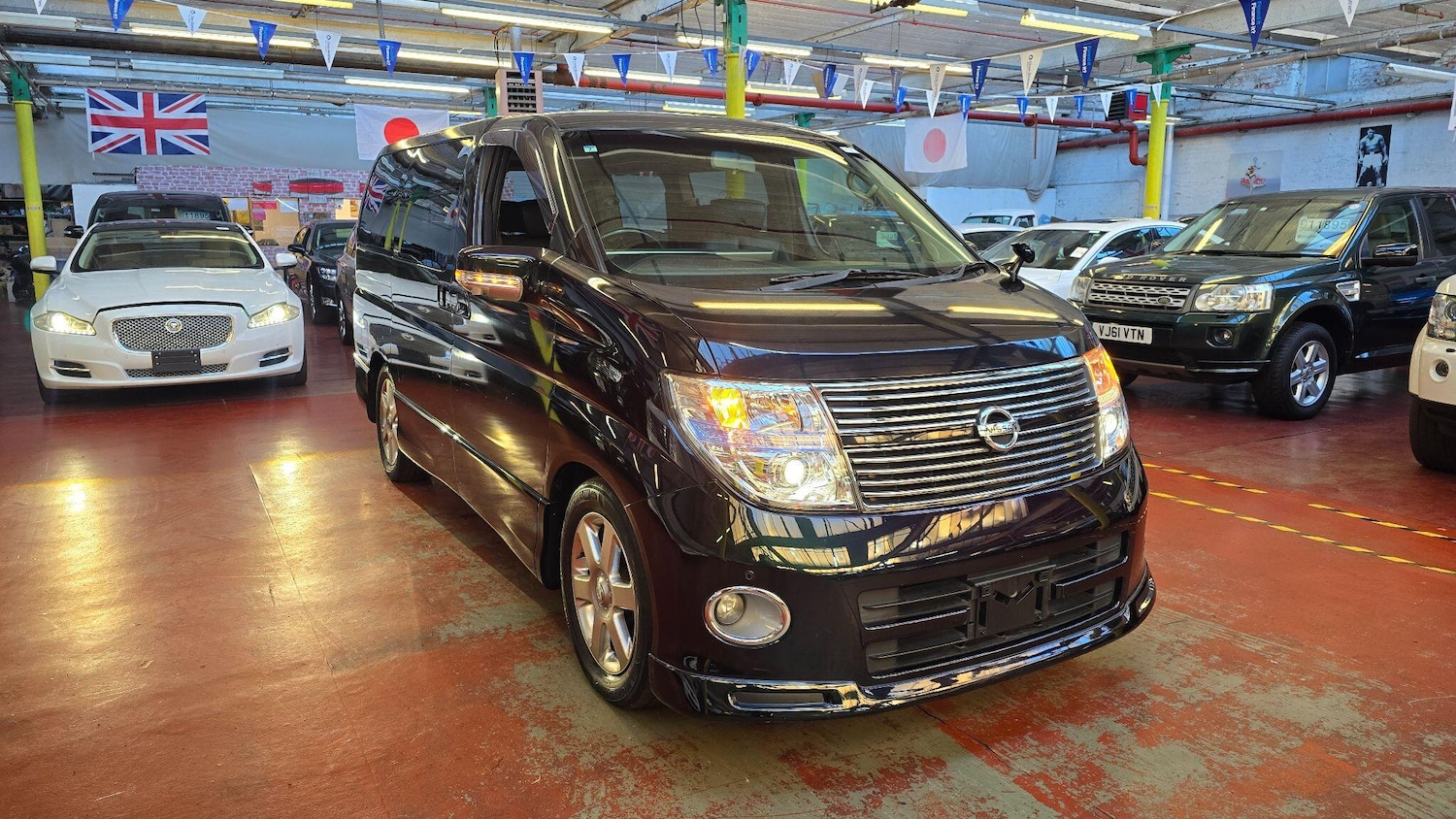 Used Nissan Elgrand for sale - 77238379: Photo 3