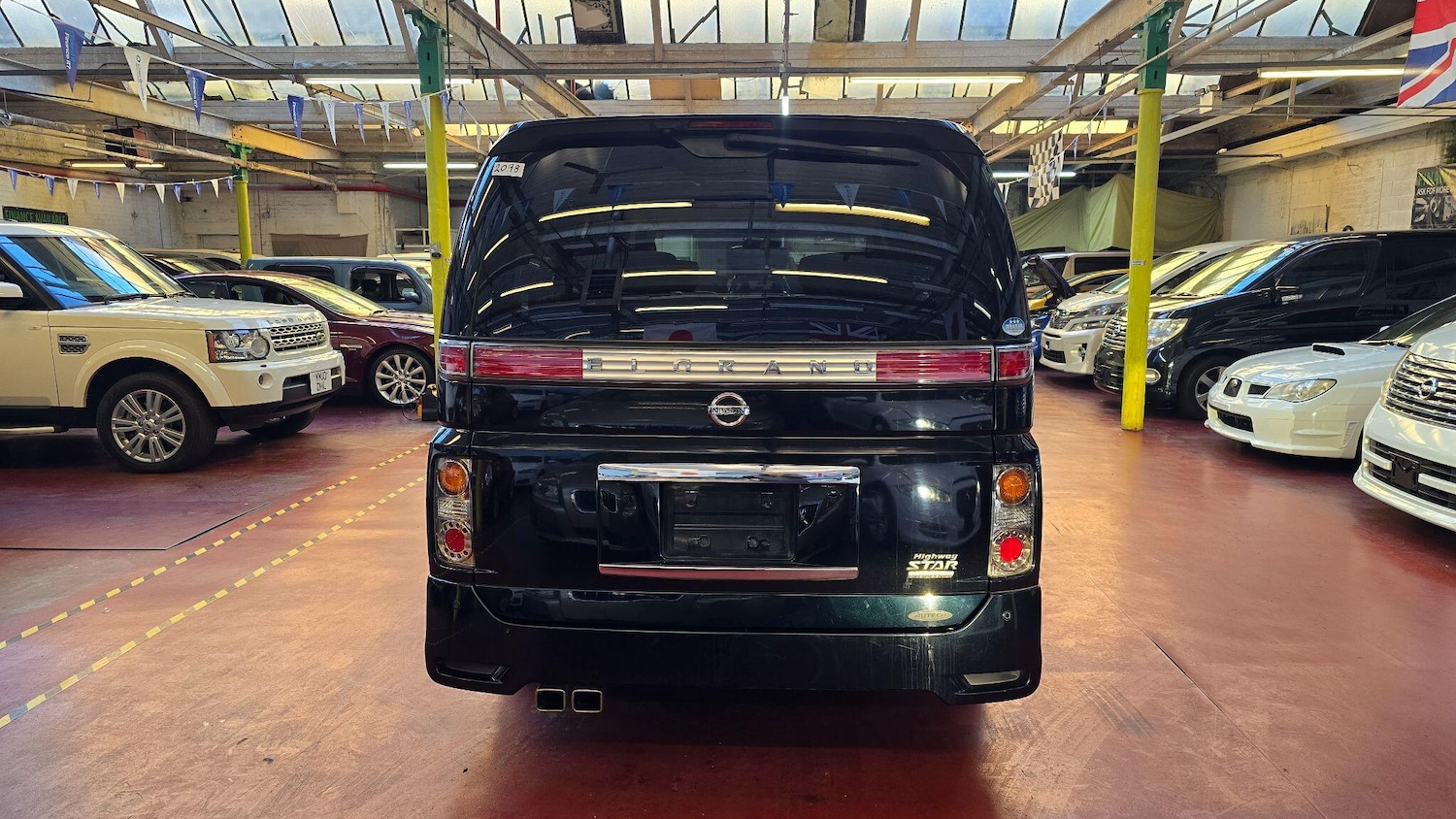 Used Nissan Elgrand for sale - 77238379: Photo 31