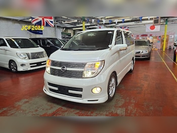 Used Nissan Elgrand 2010 for sale - 77537975: Photo