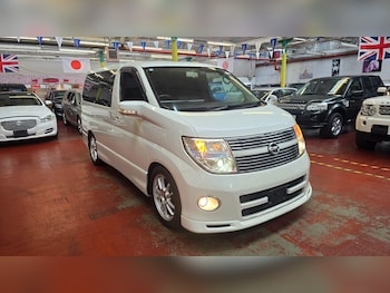 Used Nissan Elgrand 2010 for sale - 77537975: Photo