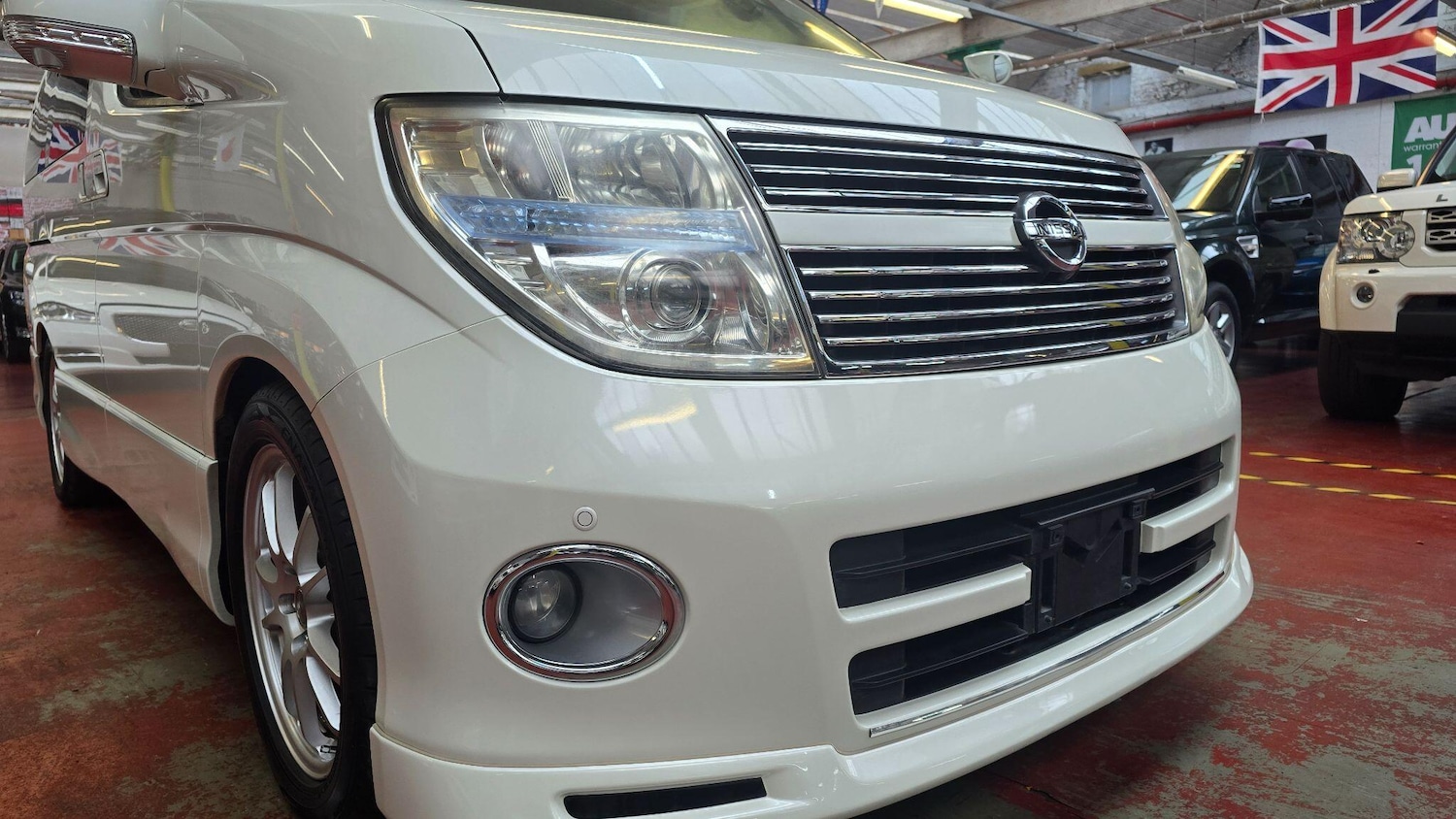 Used Nissan Elgrand for sale - 77537975: Photo 41