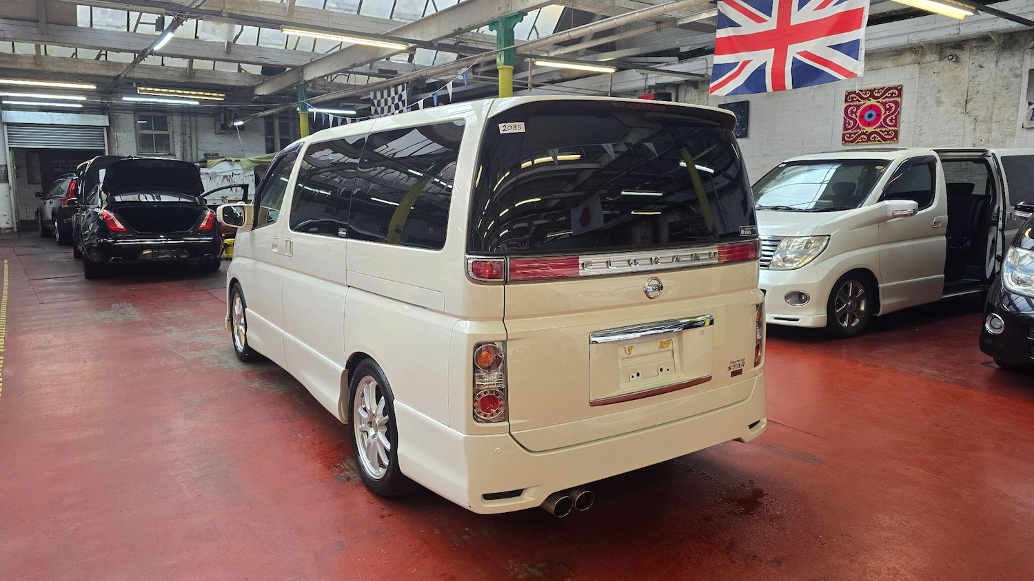 Used Nissan Elgrand for sale - 77537975: Photo 46