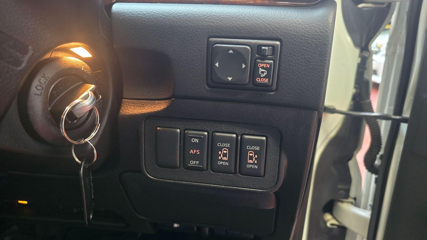 Used Nissan Elgrand for sale - 77537975: Photo 6