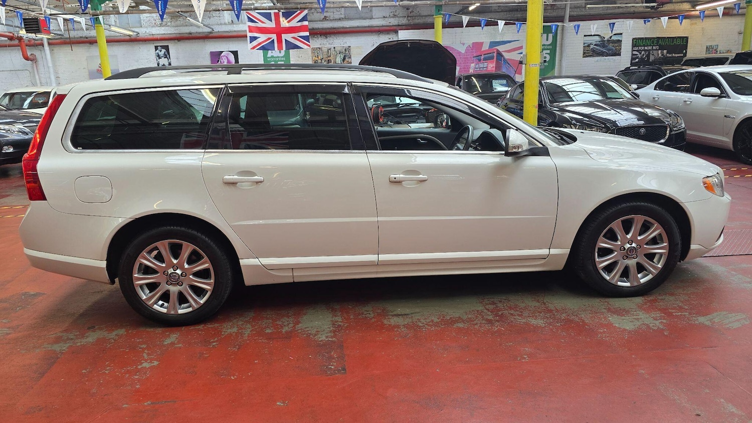 Used Volvo V70 2025 for sale - 77109132: Photo 31