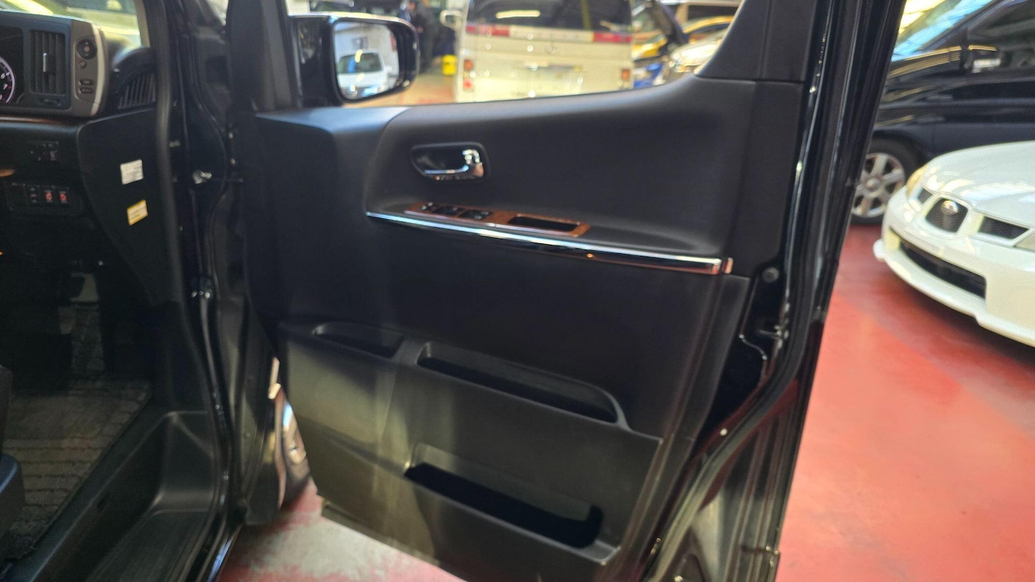 Used Nissan Elgrand 2026 for sale - 77538596: Photo 20