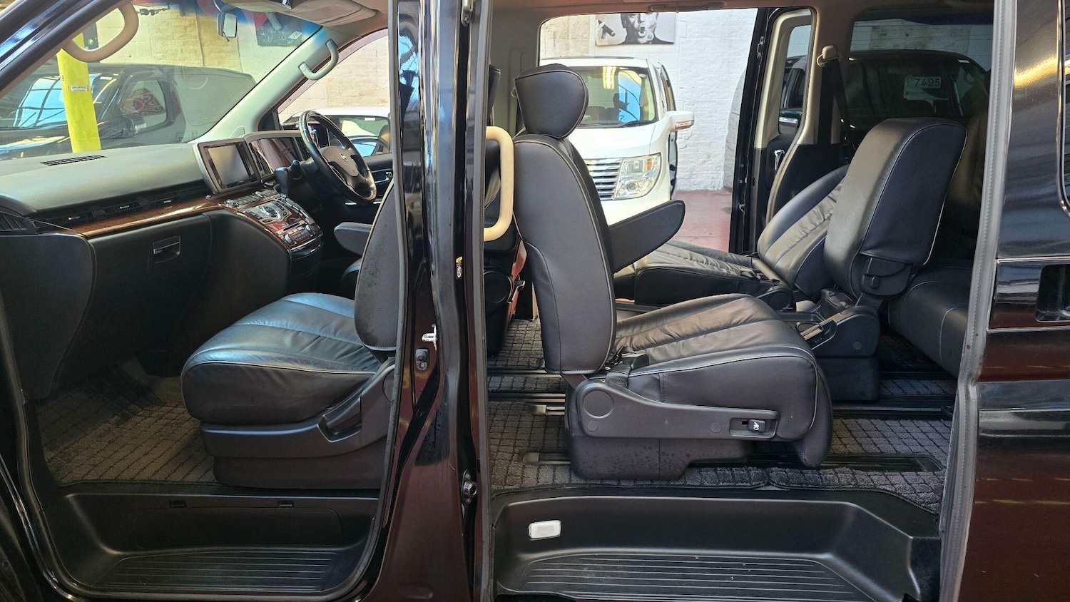 Used Nissan Elgrand 2026 for sale - 77538596: Photo 5