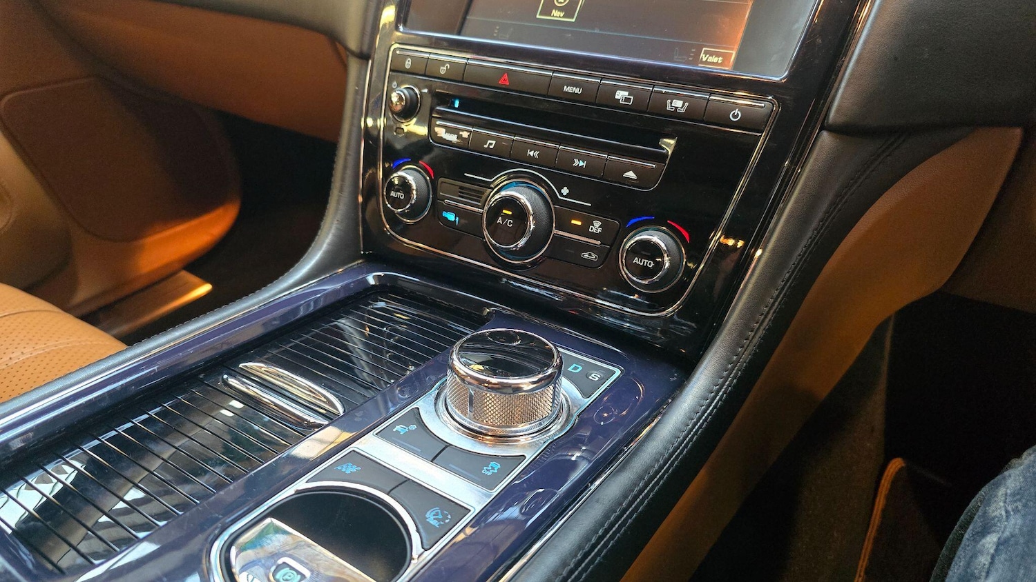 Used Jaguar XJ for sale - 77190999: Photo 16