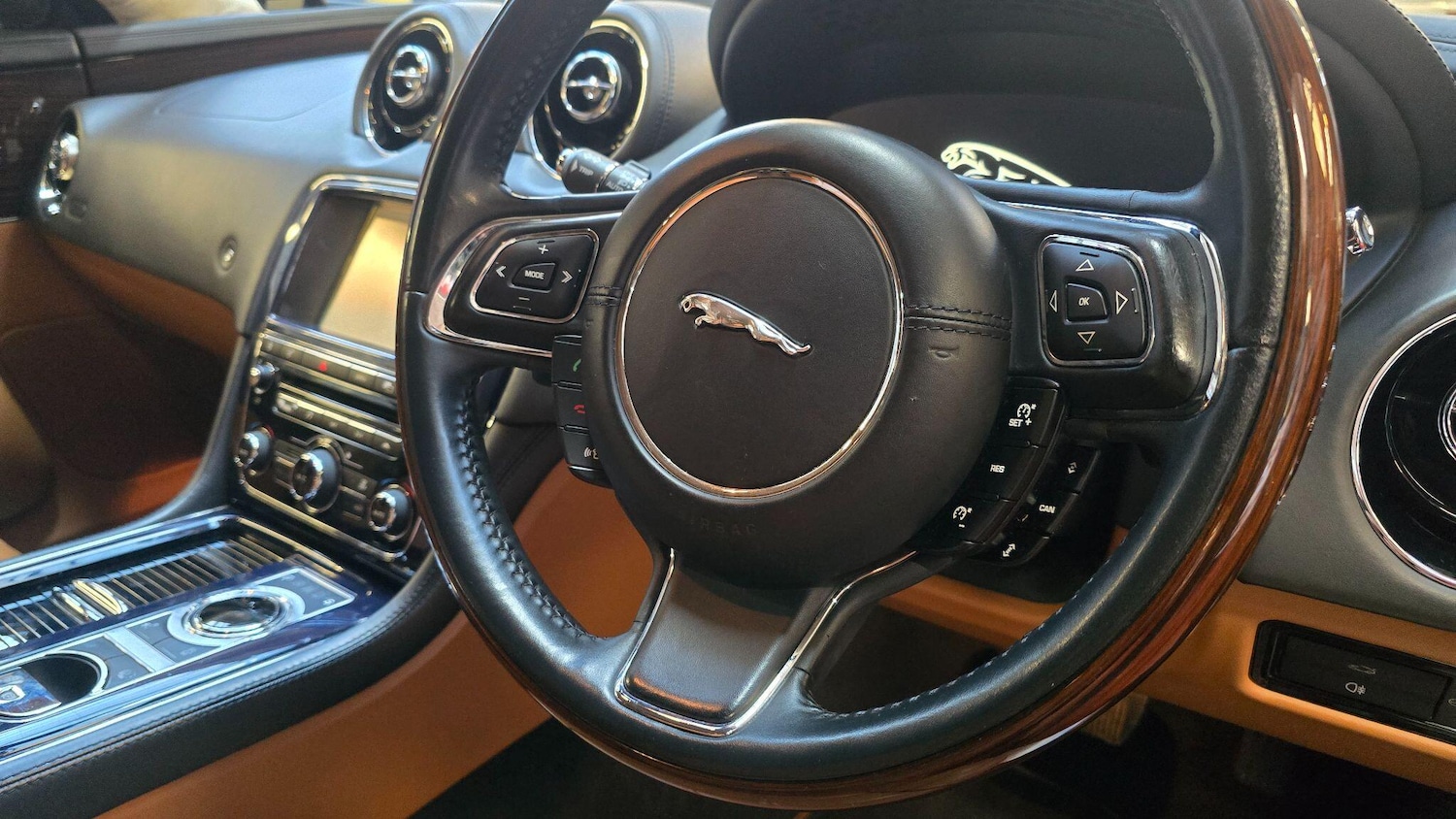 Used Jaguar XJ for sale - 77190999: Photo 18