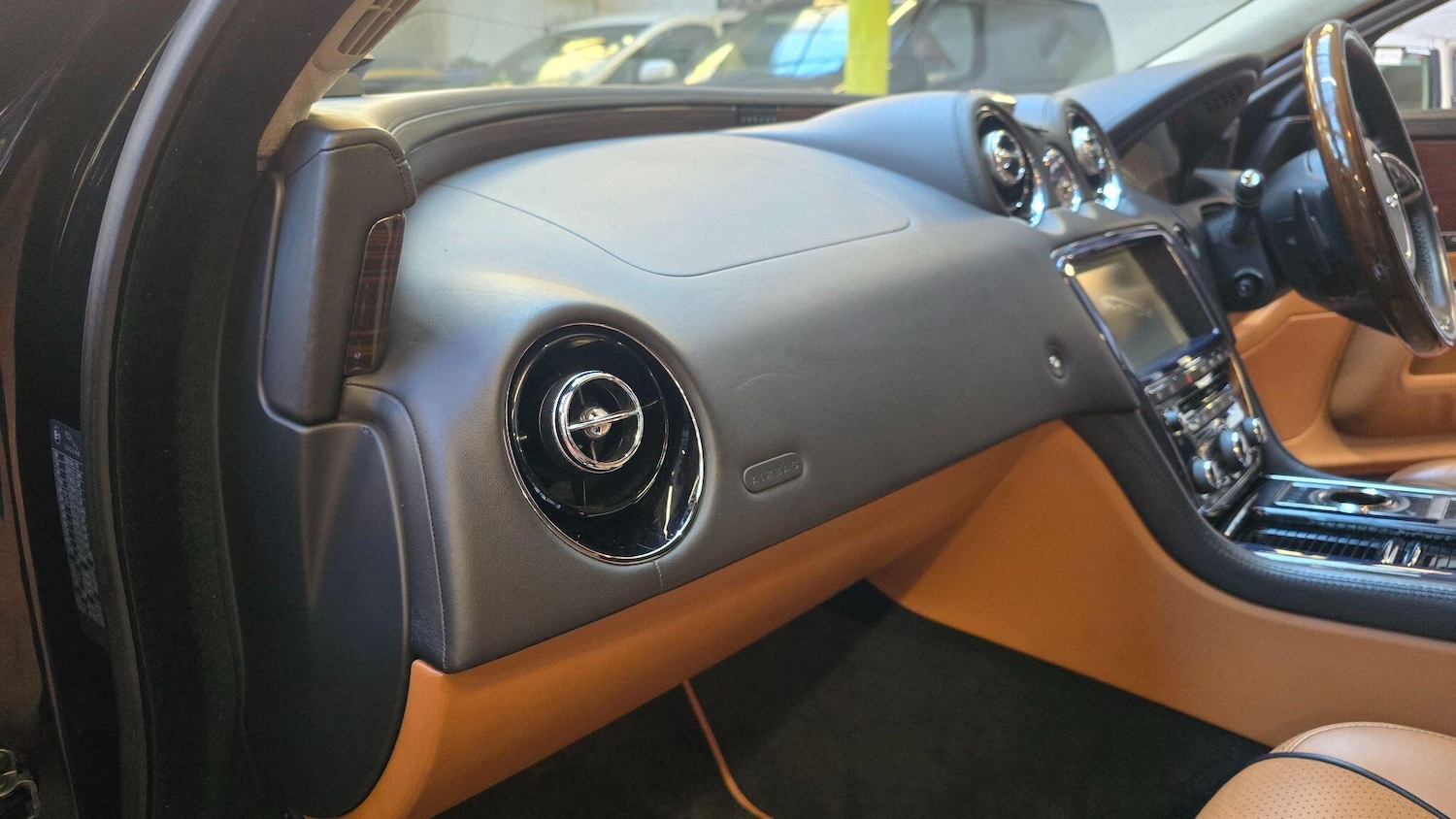 Used Jaguar XJ for sale - 77190999: Photo 25