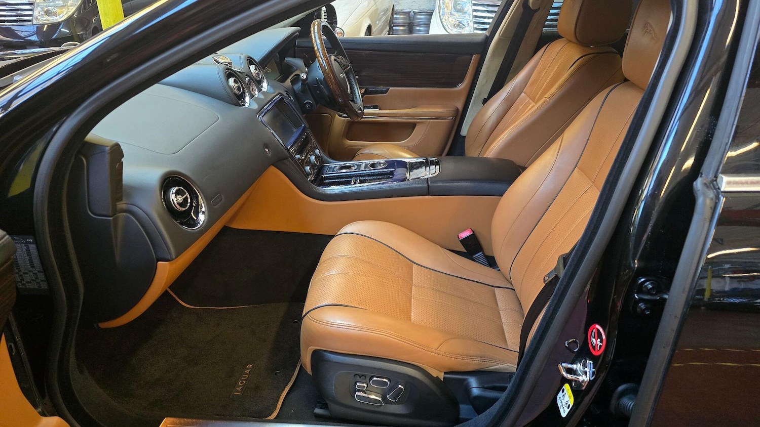 Used Jaguar XJ for sale - 77190999: Photo 26