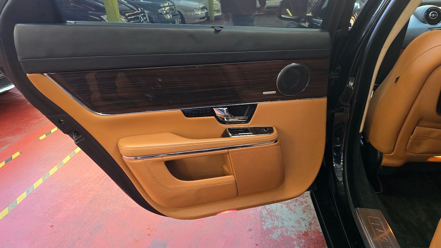 Used Jaguar XJ for sale - 77190999: Photo 42