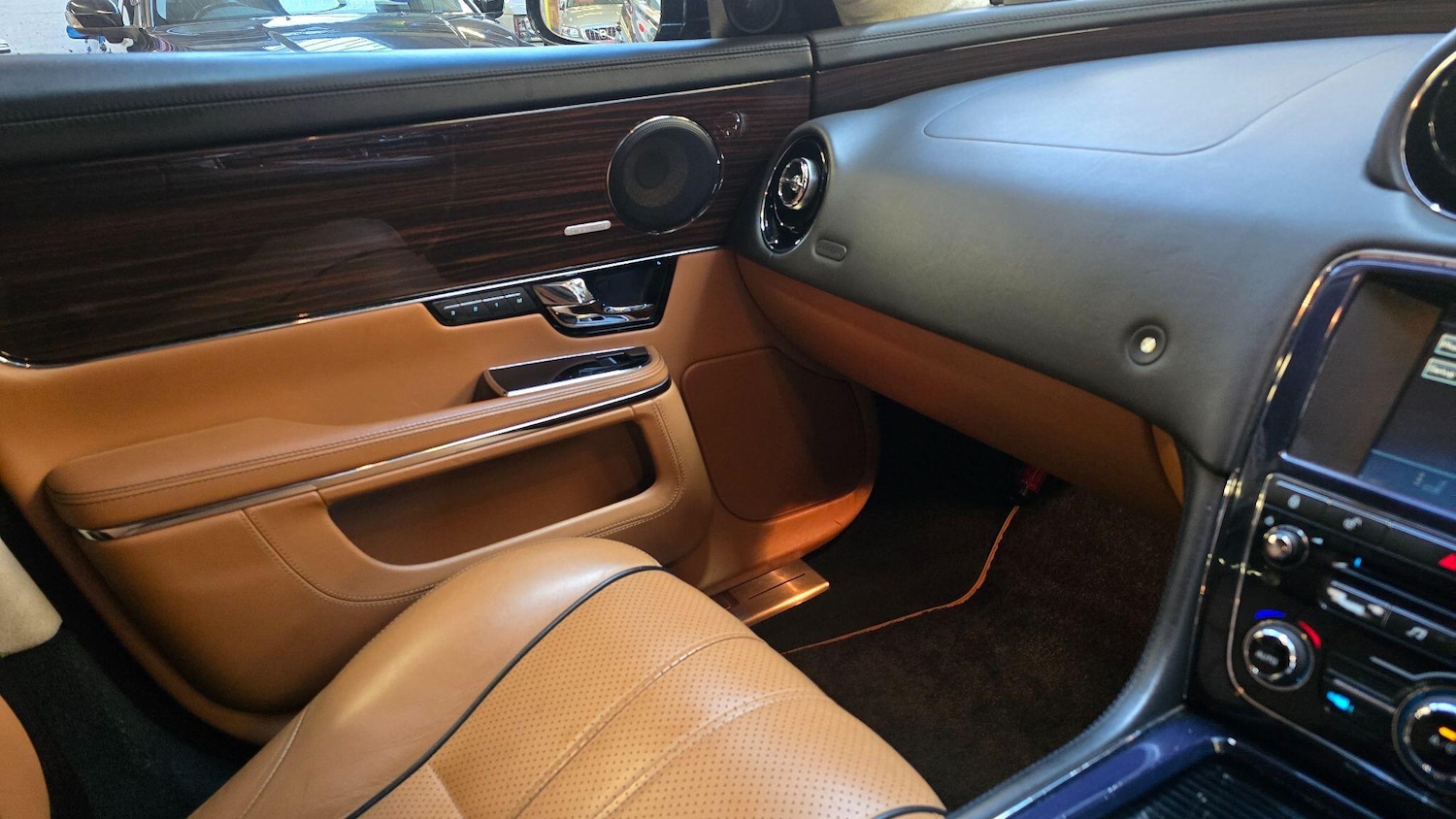 Used Jaguar XJ for sale - 77190999: Photo 9