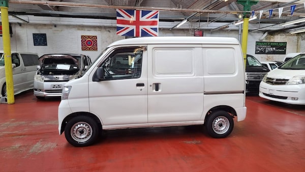 Used Daihatsu Hijet 2023 for sale - 76158825: Photo 2