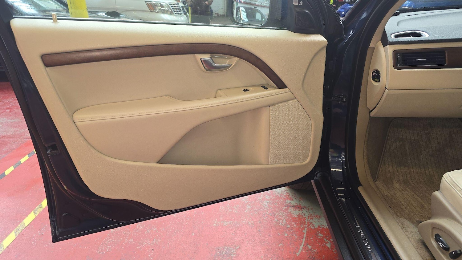 Used Volvo XC70 for sale - 78007299: Photo 14