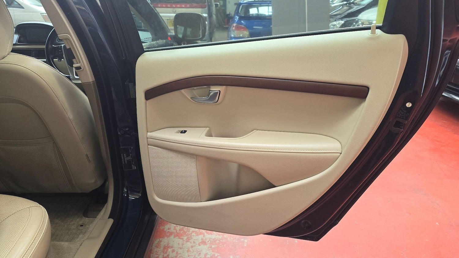 Used Volvo XC70 for sale - 78007299: Photo 16