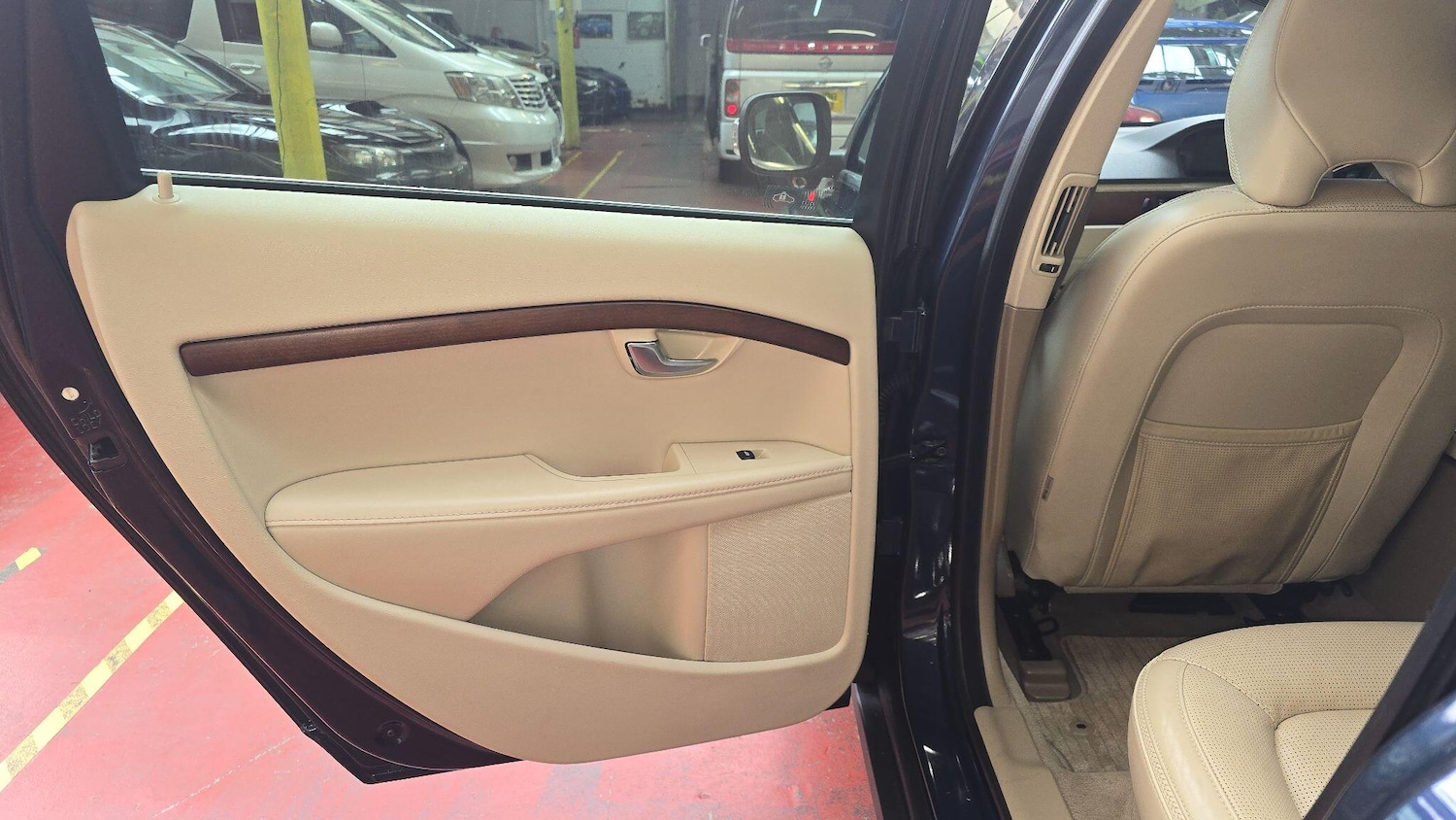 Used Volvo XC70 for sale - 78007299: Photo 17