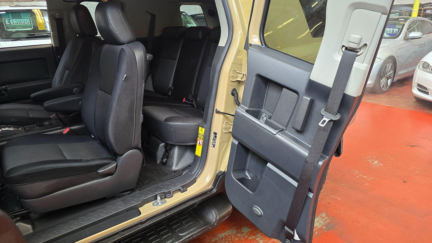 Used Toyota FJ Cruiser for sale - 77625547: Photo 14