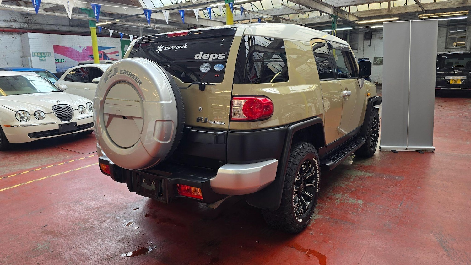 Used Toyota FJ Cruiser for sale - 77625547: Photo 27