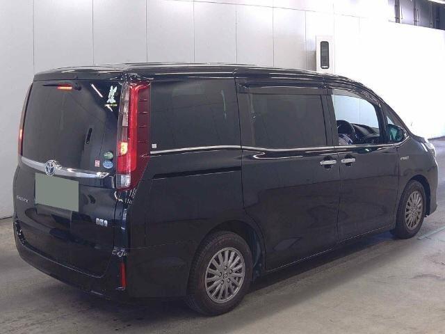 Used Toyota Voxy for sale - 76993197: Photo 5