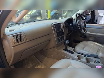 Used Ford Explorer 2005 for sale - 78375066: Photo