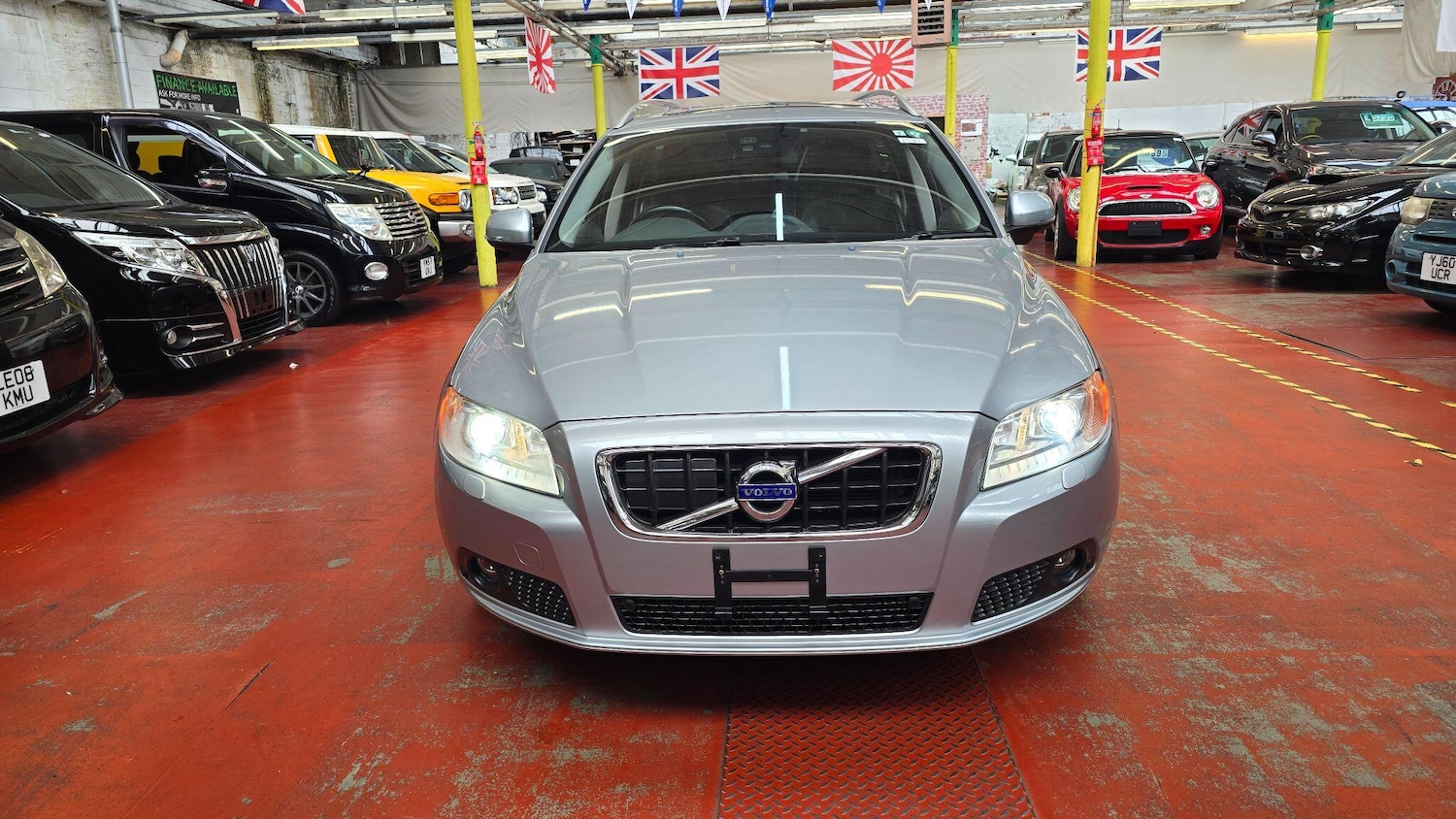 Used Volvo V70 2025 for sale - 76991017: Photo 2