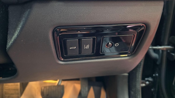 Used Jaguar XE for sale - 75578400: Photo 10