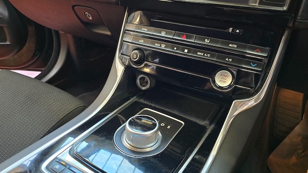 Used Jaguar XE for sale - 75578400: Photo 14