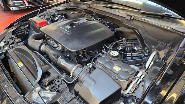 Used Jaguar XE for sale - 75578400: Photo 25
