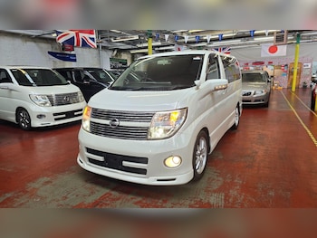 Used Nissan Elgrand 2010 for sale - 77175656: Photo