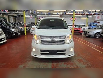 Used Nissan Elgrand 2010 for sale - 77175656: Photo