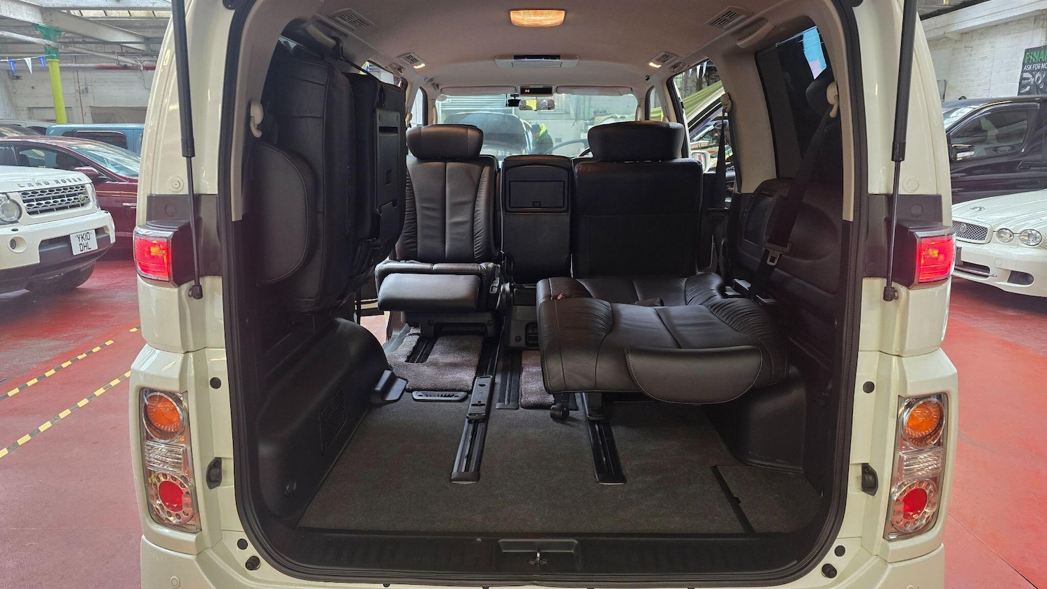 Used Nissan Elgrand for sale - 77175656: Photo 30